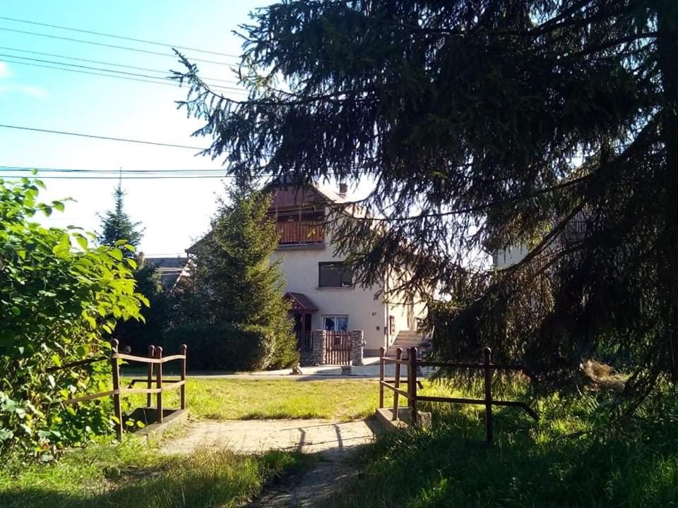 Fenyőfa vendégház Szilvásvárad Esterno foto