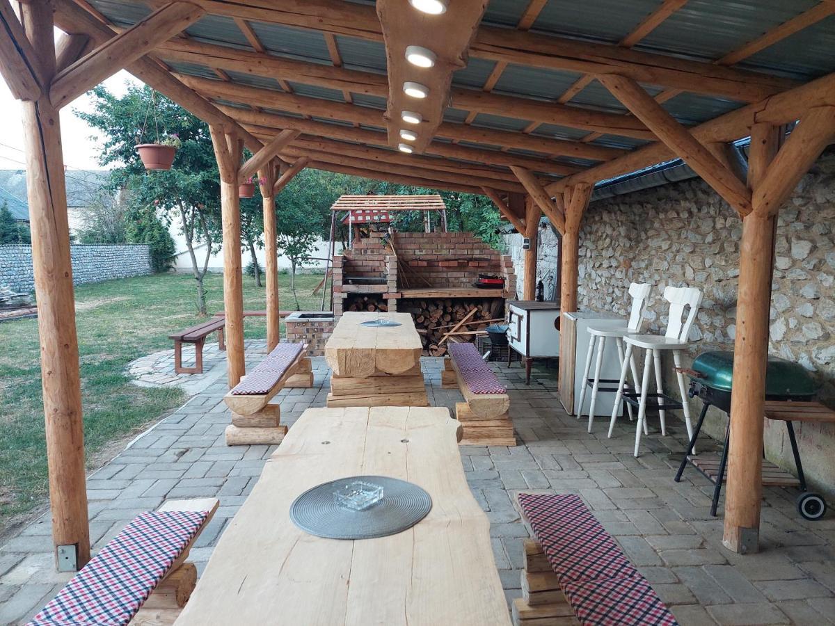 Fenyőfa vendégház Szilvásvárad Esterno foto